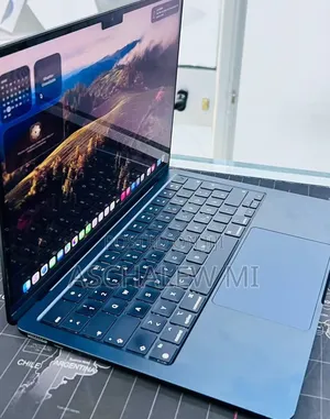 New Laptop Apple MacBook Air 2022 M2 16GB Apple M2 SSD 512GB