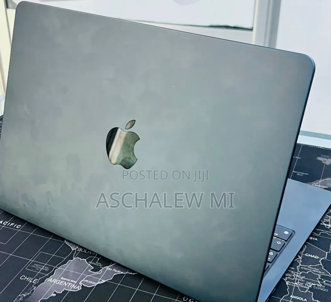 New Laptop Apple MacBook Air 2022 M2 16GB Apple M2 SSD 512GB