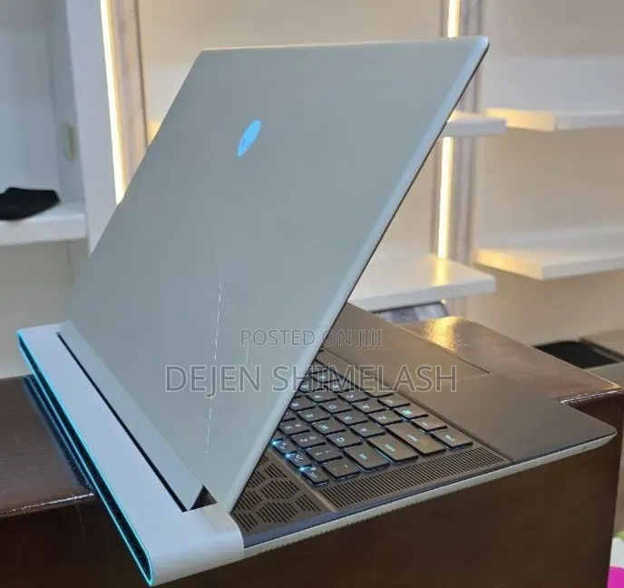 New Laptop Alienware X16 16GB Intel Core Ultra 7 SSD 1T