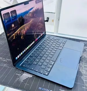 New Laptop Apple MacBook 16GB SSD 512GB