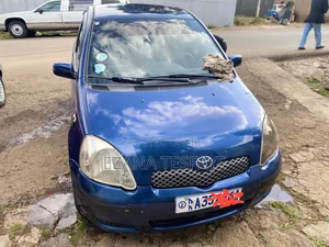 Toyota Vitz 2003 Blue