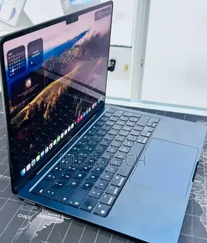 New Laptop Apple MacBook Air 2022 M2 16GB Apple M2 SSD 512GB