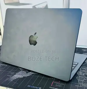 New Laptop Apple MacBook Air 2022 M2 16GB Apple M2 SSD 512GB