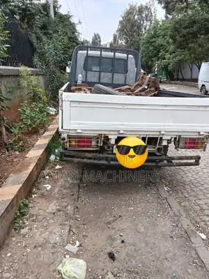 Isuzu Elf Truck 2008 White