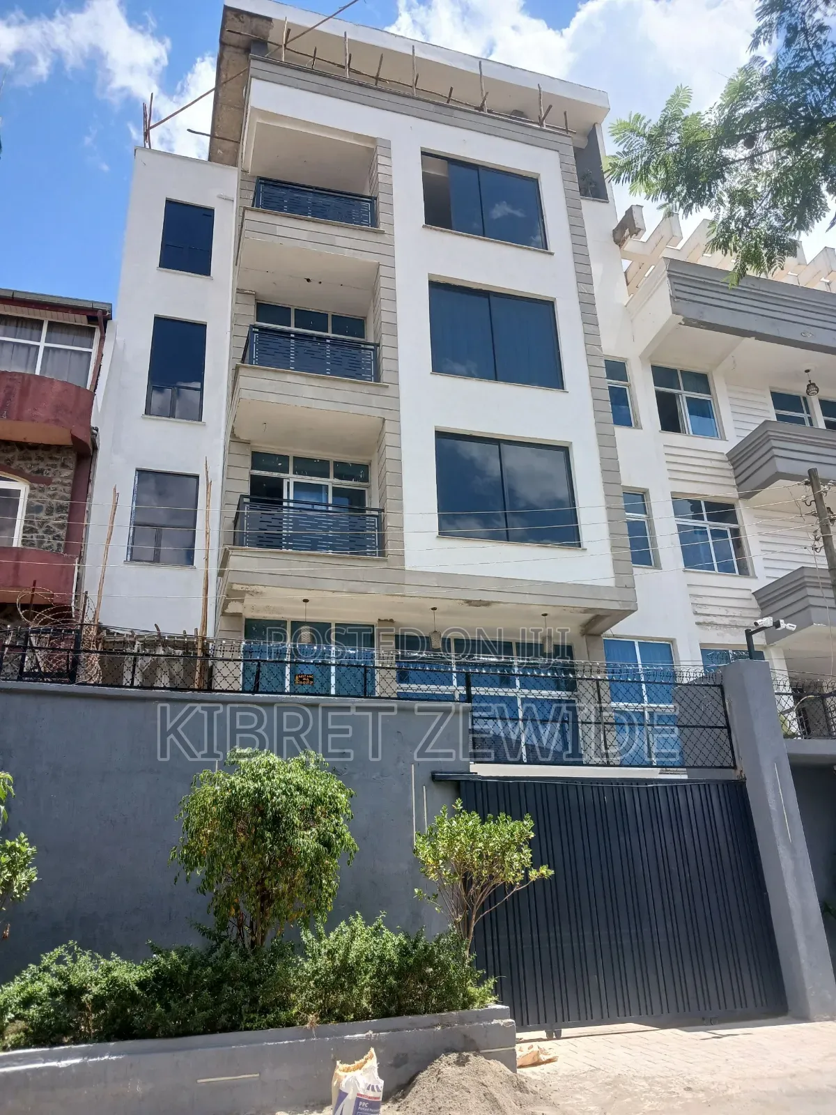 Furnished 10bdrm Townhouse / Terrace in Kibert Zewdie, Yeka for rent