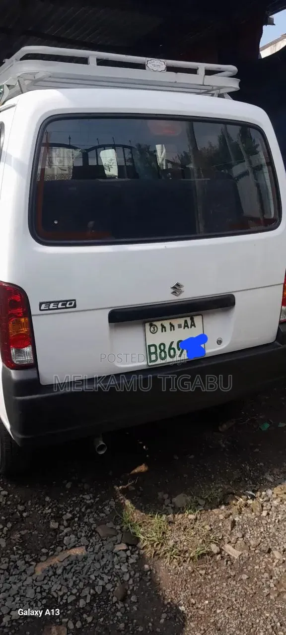 Suzuki Eeco 2024 White