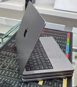 New Laptop Apple MacBook Pro 2020 M1 32GB Apple M1 Pro SSD 512GB
