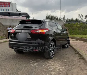 Nissan Qashqai 2017 Brown