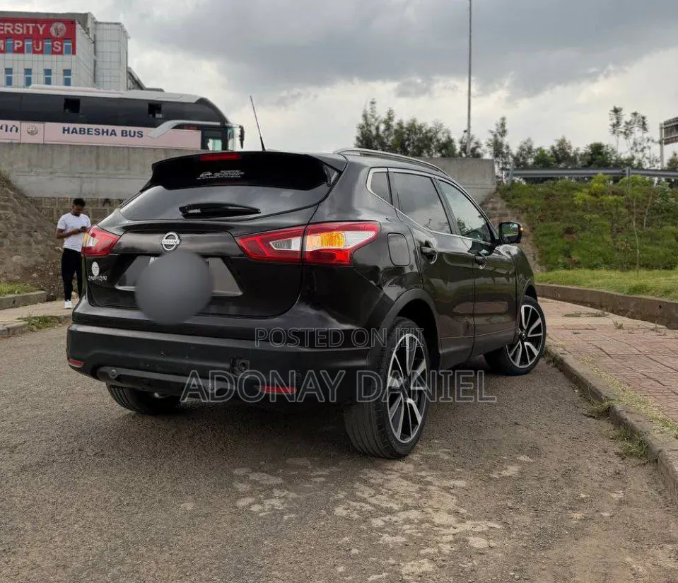 Nissan Qashqai 2017 Brown