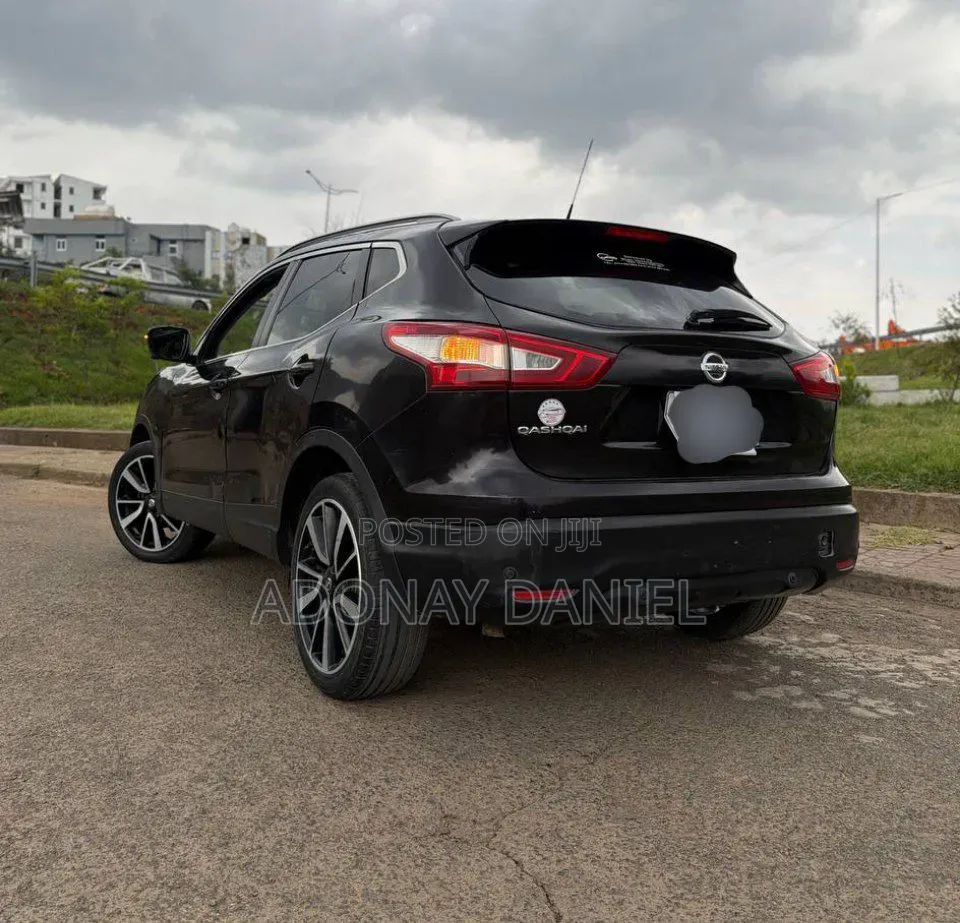 Nissan Qashqai 2017 Brown