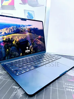 New Laptop Apple MacBook Air 2022 M2 16GB Apple M2 SSD 512GB