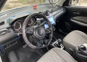 Suzuki Swift 2021 Silver