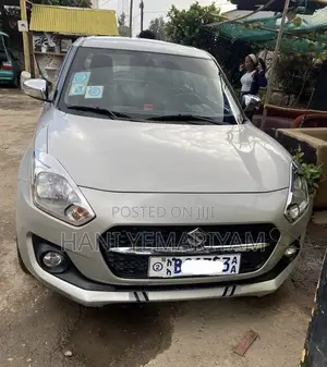 Suzuki Swift 2021 Silver