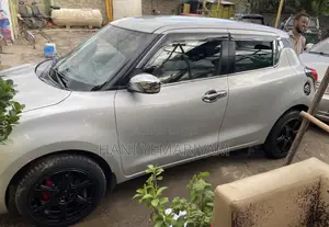 Suzuki Swift 2021 Silver