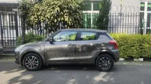 Suzuki Swift 2022 Brown