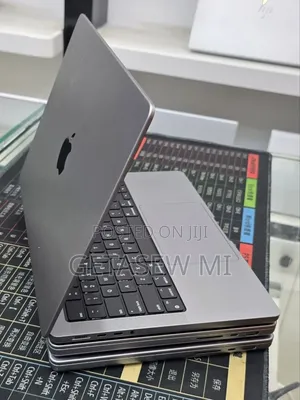New Laptop Apple MacBook Pro 2021 M1 16GB Apple M1 Pro SSD 512GB