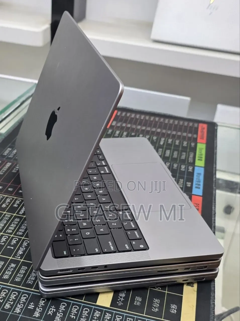 New Laptop Apple MacBook Pro 2021 M1 16GB Apple M1 Pro SSD 512GB