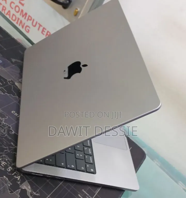 New Laptop Apple MacBook Pro 2021 M1 16GB Apple M1 Pro SSD 512GB