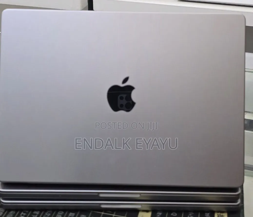 New Laptop Apple MacBook Pro 2021 M1 32GB Apple M1 Pro SSD 512GB