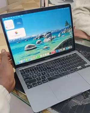 New Laptop Apple MacBook Pro 2022 M2 8GB Apple M2 SSD 512GB