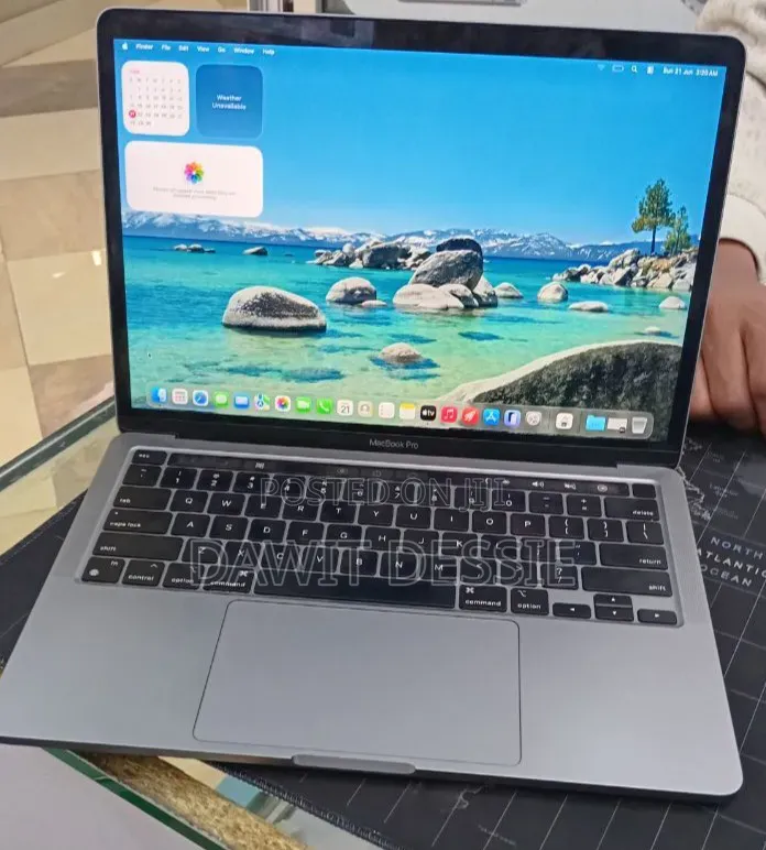 New Laptop Apple MacBook Pro 2022 M2 8GB Apple M2 SSD 512GB