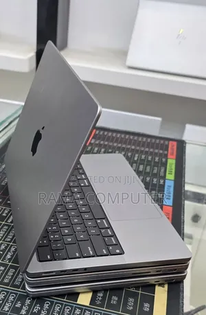 New Laptop Apple MacBook Pro 2021 M1 32GB Apple M1 Pro SSD 512GB