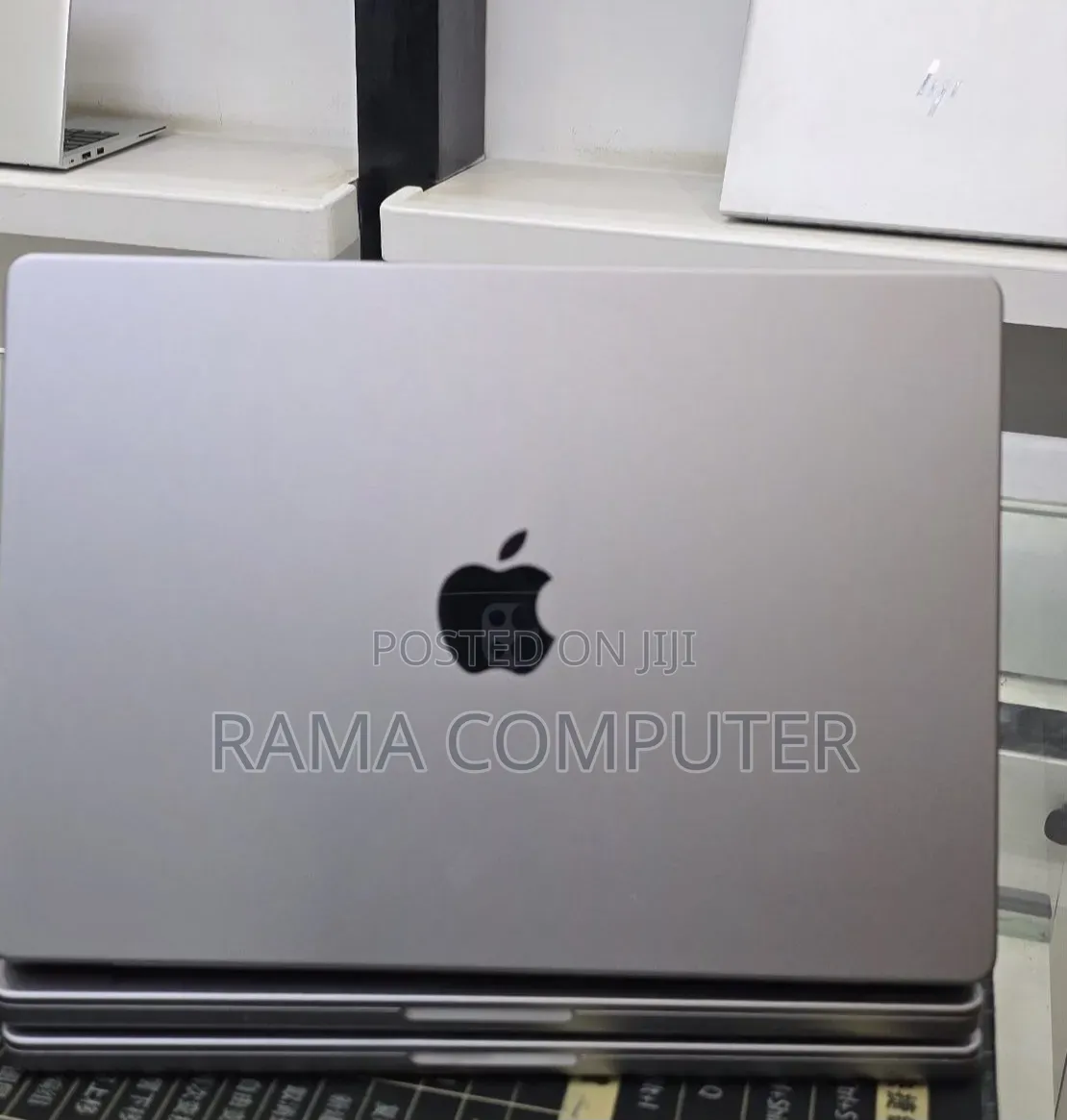 New Laptop Apple MacBook Pro 2021 M1 32GB Apple M1 Pro SSD 512GB