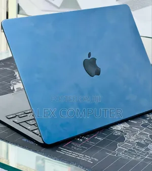 New Laptop Apple MacBook Air 2022 M2 16GB Apple M2 SSD 512GB