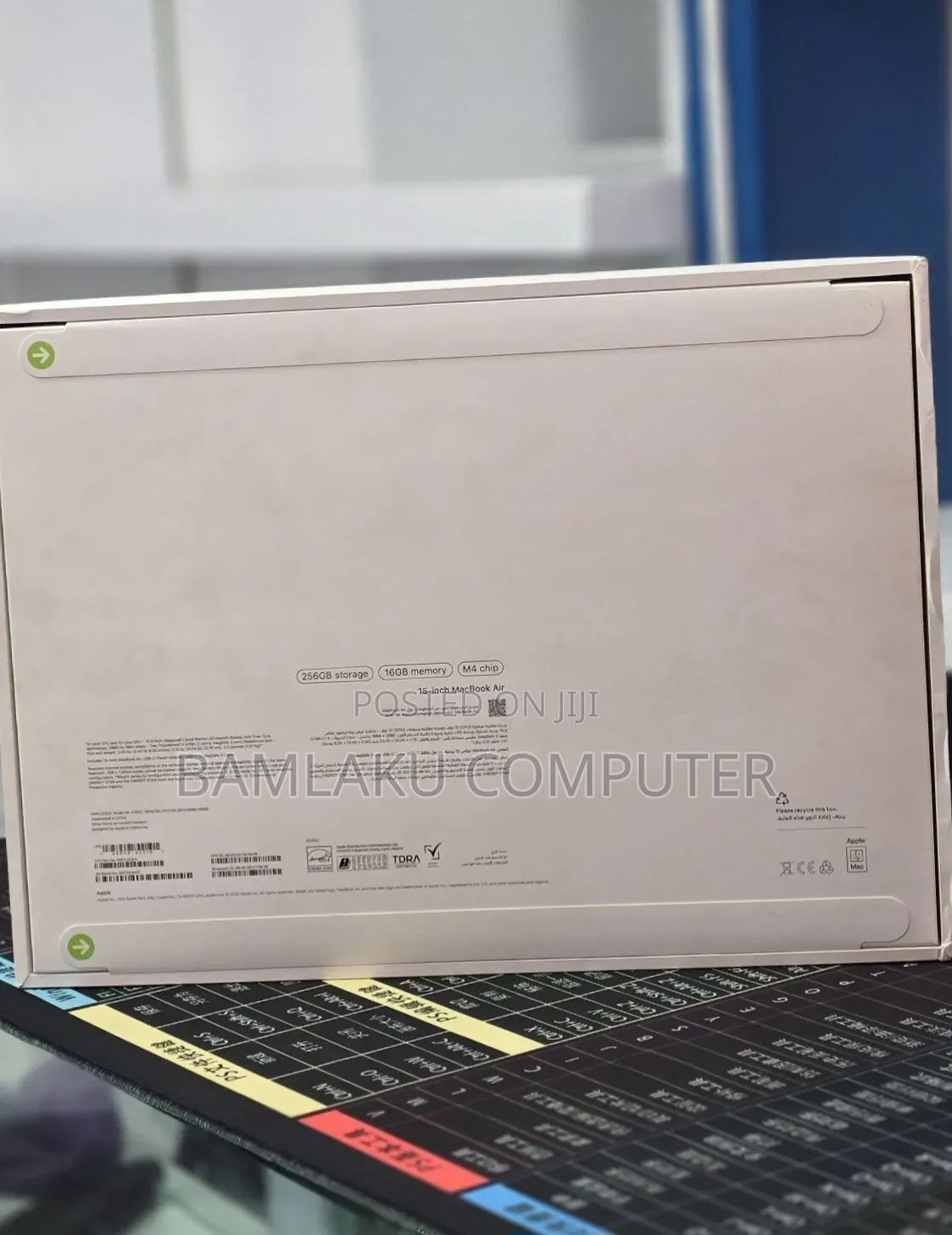 New Laptop Apple MacBook Air 2025 M4 16GB Apple M4 SSD 256GB