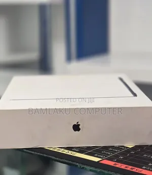 New Laptop Apple MacBook Air 2025 M4 16GB Apple M4 SSD 256GB