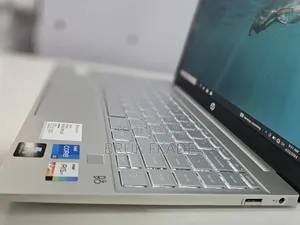 New Laptop HP Pavilion 13 8GB Intel Core i5 SSD 512GB