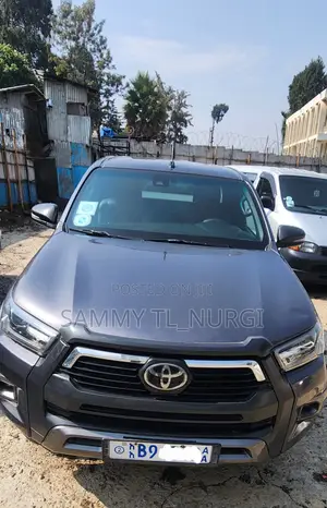 Toyota Hilux 2021 Matt Black