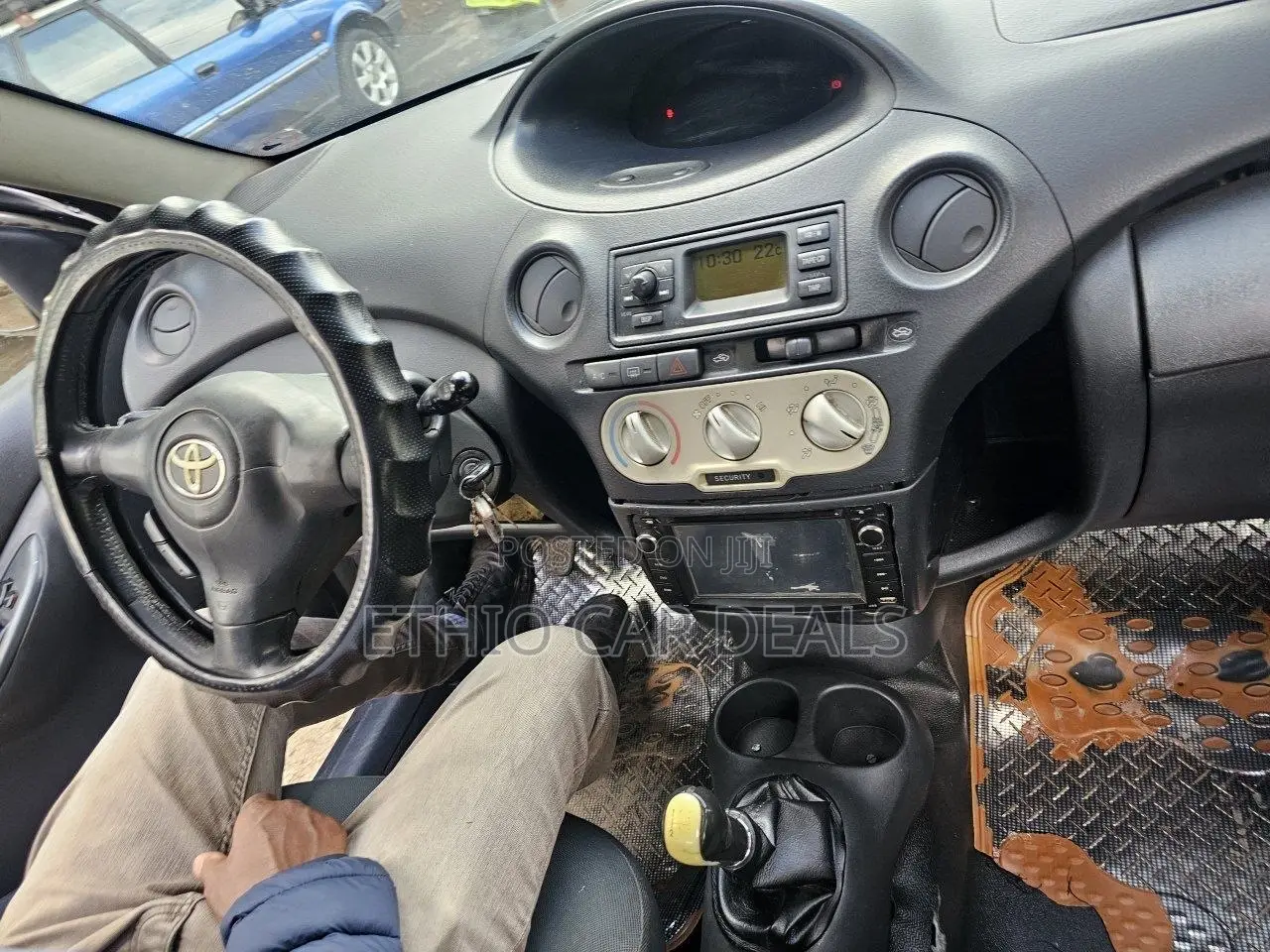 Toyota Vitz 2004 Gray