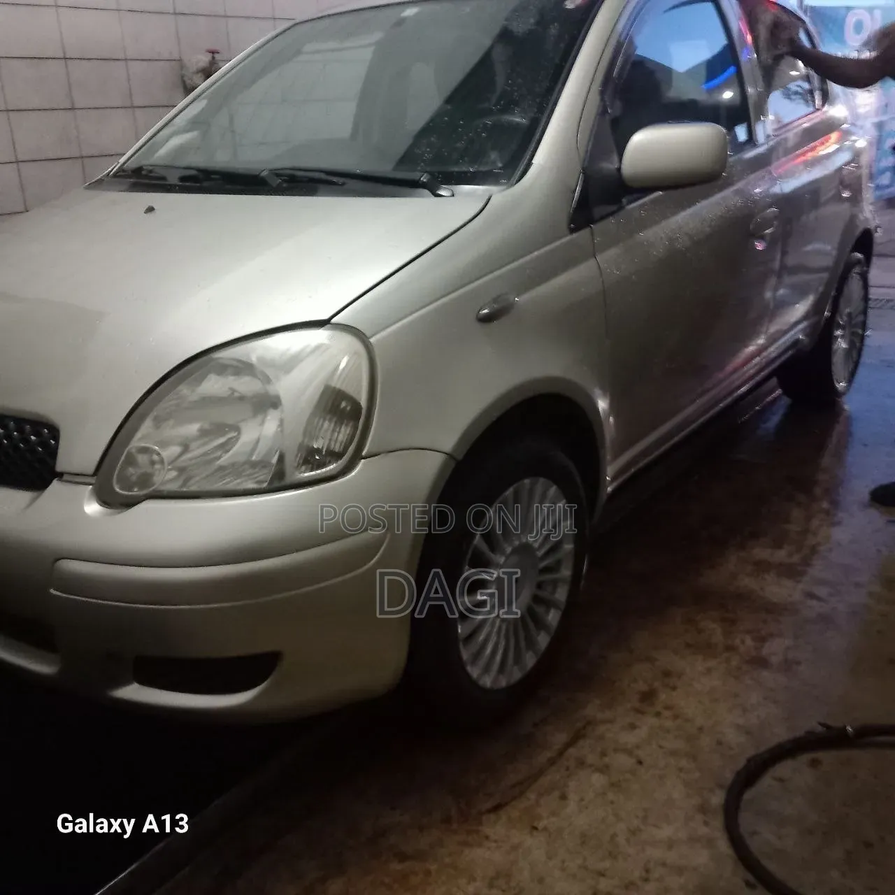 Toyota Vitz 2004 Silver