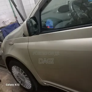 Toyota Vitz 2004 Silver