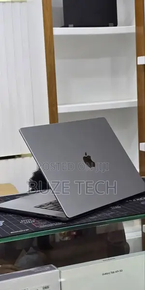 New Laptop Apple MacBook Pro 2021 M1 32GB Apple M1 Pro SSD 512GB