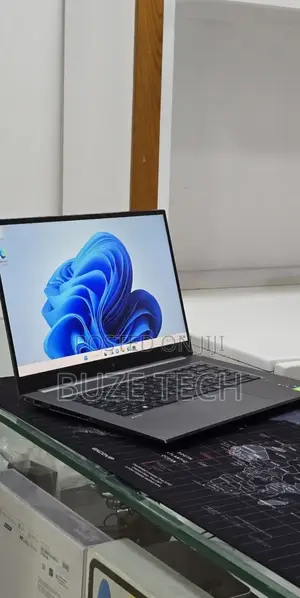 New Laptop HP 32GB Intel Core i7 SSD 512GB