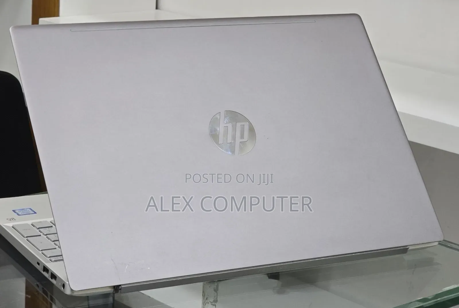 New Laptop HP Pavilion 15 8GB Intel Core i7 SSD 256GB