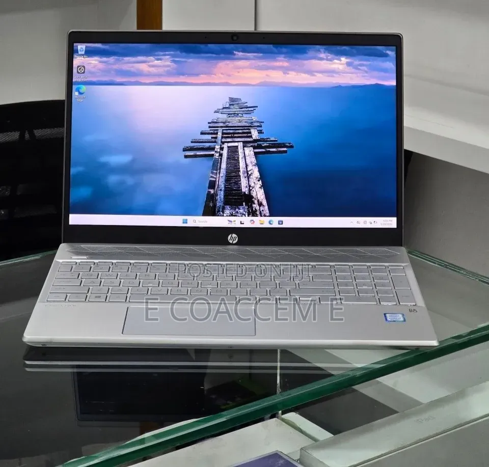 New Laptop HP 8GB Intel Core i7 SSD 256GB