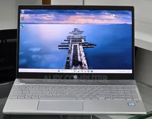New Laptop HP Pavilion 15 8GB Intel Core i7 SSD 256GB