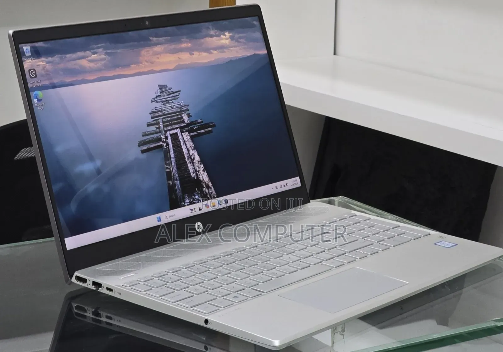 New Laptop HP Pavilion 15 8GB Intel Core i7 SSD 256GB