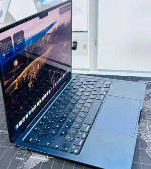 New Laptop Apple MacBook Air 2022 M2 16GB Apple M2 SSD 512GB