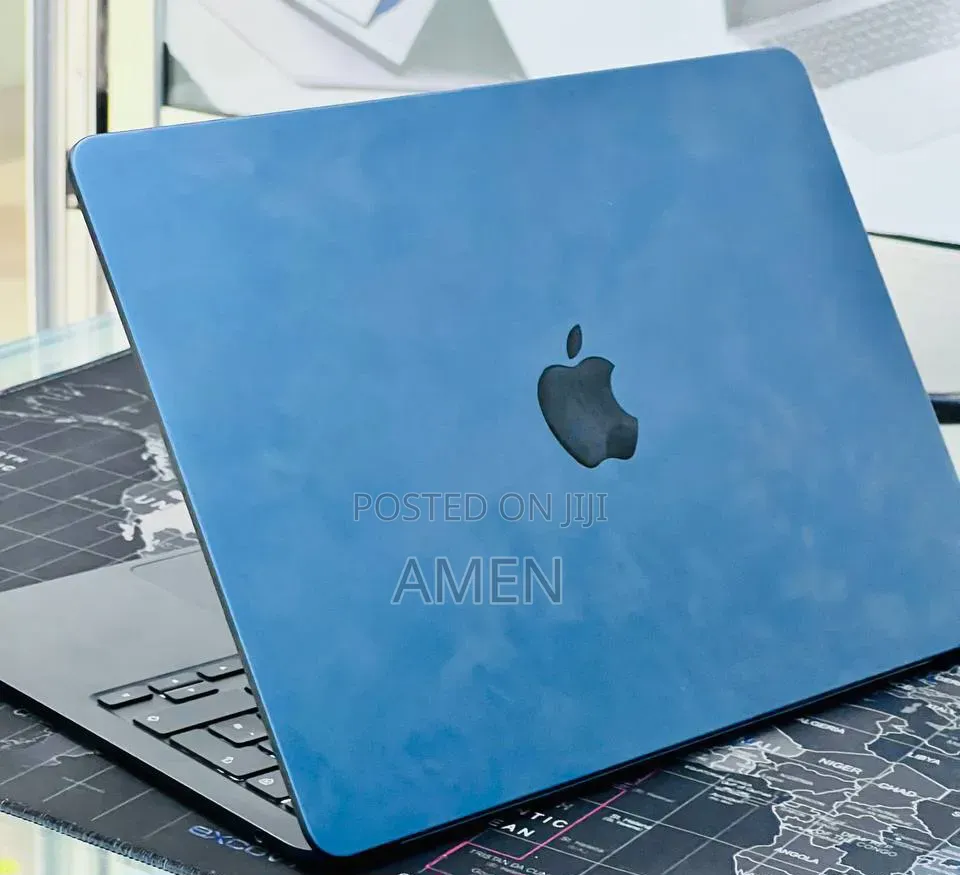 New Laptop Apple MacBook Air 2022 M2 16GB Apple M2 SSD 512GB