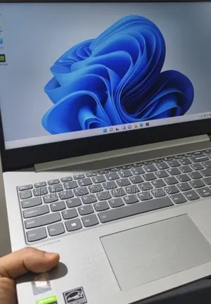 New Laptop Lenovo ThinkBook 13 16GB Intel Core i5 SSD 512GB