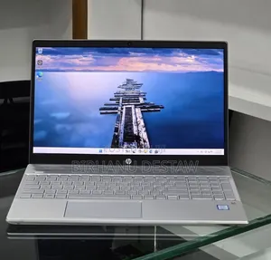 New Laptop HP Pavilion 15 8GB Intel Core i7 SSD 256GB
