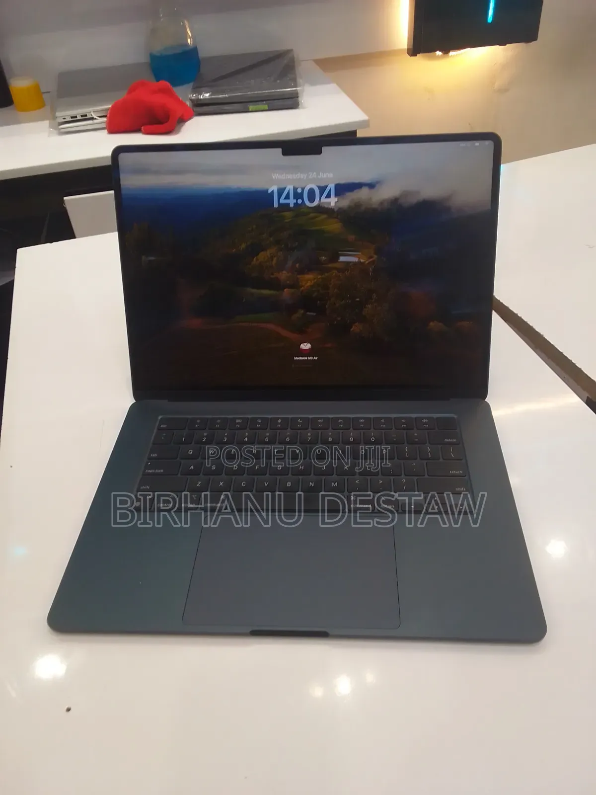 New Laptop Apple MacBook Pro 2023 M3 8GB Apple M3 SSD 256GB
