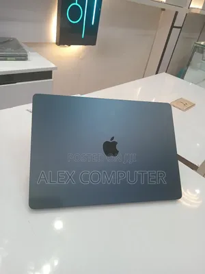 New Laptop Apple MacBook Air 2024 M3 8GB Apple M3 SSD 256GB