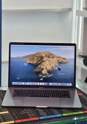 New Laptop Apple MacBook Pro 2018 32GB Intel Core i7 SSD 1T