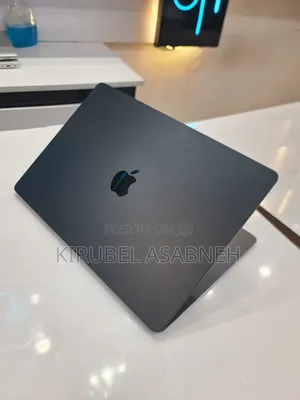 New Laptop Apple MacBook Air 2024 M3 8GB Apple M3 SSD 256GB