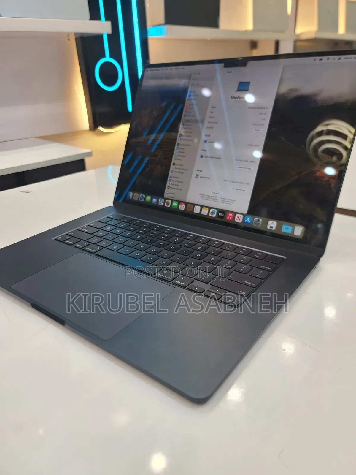 New Laptop Apple MacBook Air 2024 M3 8GB Apple M3 SSD 256GB
